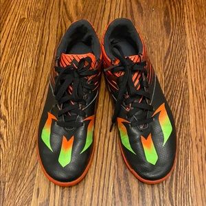 Adidas Soccer Shoes Boys size 6